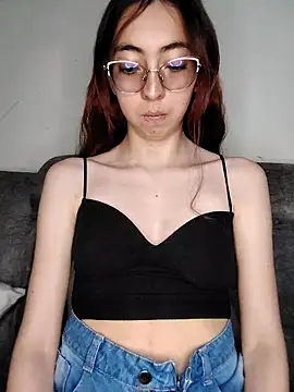 Snapshot of AnnieSparkle chatting on September 30, 12:16 am AnnieSparkle online show from September 30, 12:16 am