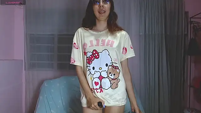 AnnieSparkle online show from June 4, 12:05 am