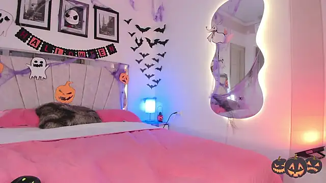 Snapshot of FuckingYoungs chatting on October 31, 2:24 am FuckingYoungs online show from October 31, 2:24 am