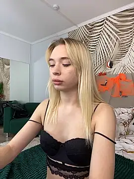 RachelColon online show from October 27, 1:39 pm