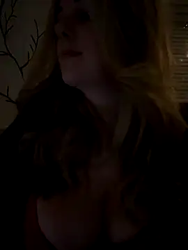 ItsLxsa online show from October 31, 9:30 pm