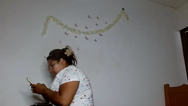 Snapshot of 69smallstar chatting on October 27, 5:52 pm 69smallstar online show from October 27, 5:52 pm