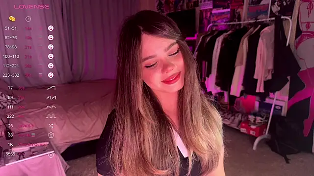 Snapshot of PinkiRay chatting on October 26, 6:47 pm PinkiRay online show from October 26, 6:47 pm