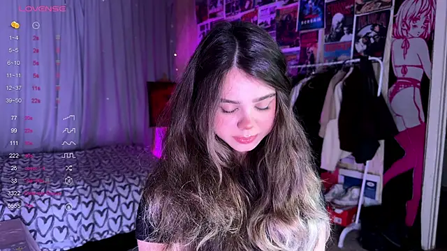 Snapshot of PinkiRay chatting on October 22, 6:13 pm PinkiRay online show from October 22, 6:13 pm