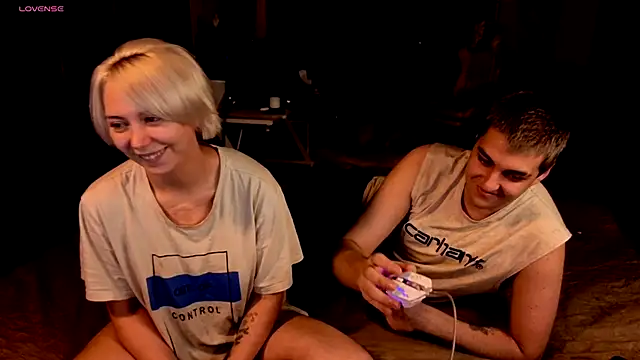 SexVibecouple online show from September 16, 9:34 pm