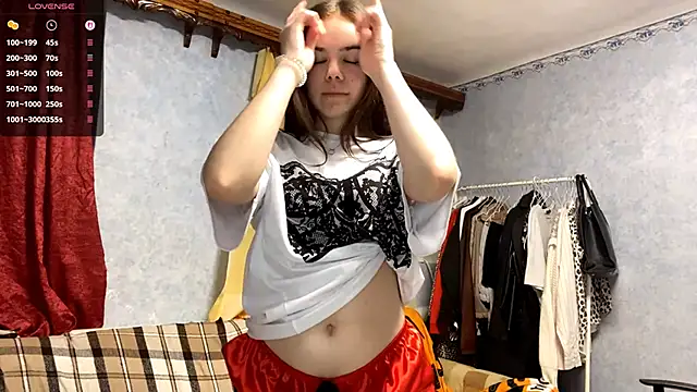 Snapshot of Lia_rise chatting on October 6, 4:23 pm Lia rise online show from October 6, 4:23 pm