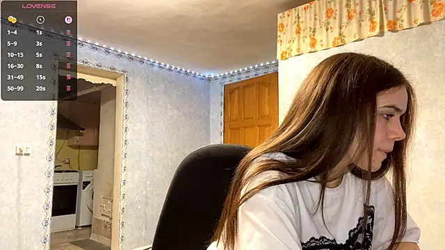 Snapshot of Lia_rise chatting on October 17, 5:05 pm Lia rise online show from October 17, 5:05 pm