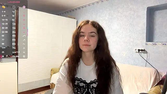 Lia rise online show from November 28, 3:04 pm