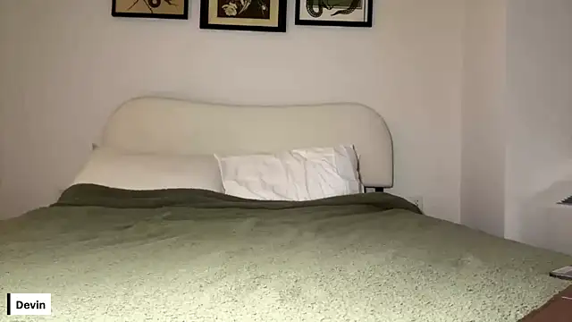 Snapshot of devingodsin chatting on October 5, 11:32 pm devingodsin online show from October 5, 11:32 pm