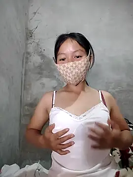 Snapshot of Lilyy-y chatting on October 27, 10:48 pm Lilyy-y online show from October 27, 10:48 pm