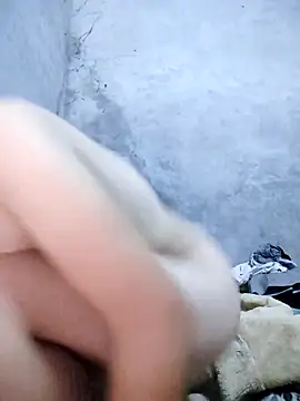 Snapshot of Lilyy-y chatting on October 28, 10:58 pm Lilyy-y online show from October 28, 10:58 pm