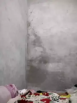 Snapshot of Lilyy-y chatting on October 25, 10:27 pm Lilyy-y online show from October 25, 10:27 pm