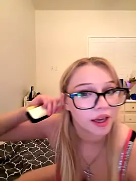 xoxokayy18 online show from October 6, 5:57 am