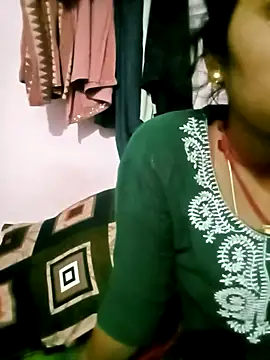 Hot-yuo84 online show from October 7, 6:45 pm