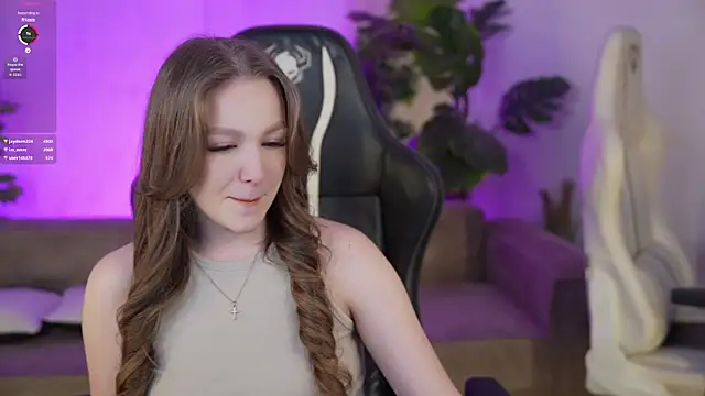 Ella 054 online show from October 3, 10:15 pm