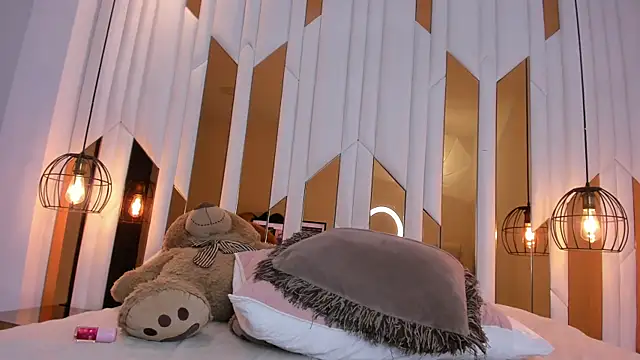 CarolinaFerrer online show from April 24, 8:11 pm