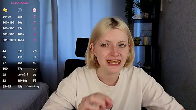 Snapshot of EchoBloom chatting on September 23, 10:35 am EchoBloom online show from September 23, 10:35 am