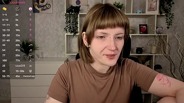 Snapshot of EchoBloom chatting on October 29, 10:52 am EchoBloom online show from October 29, 10:52 am