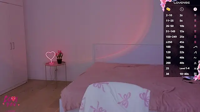 Snapshot of CuteAriel7 chatting on September 24, 5:01 pm CuteAriel7 online show from September 24, 5:01 pm