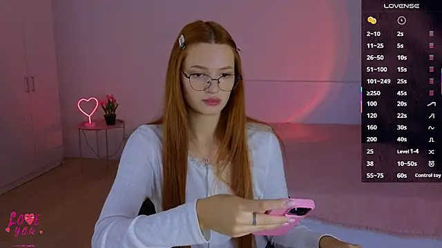 Snapshot of CuteAriel7 chatting on October 7, 4:22 pm CuteAriel7 online show from October 7, 4:22 pm