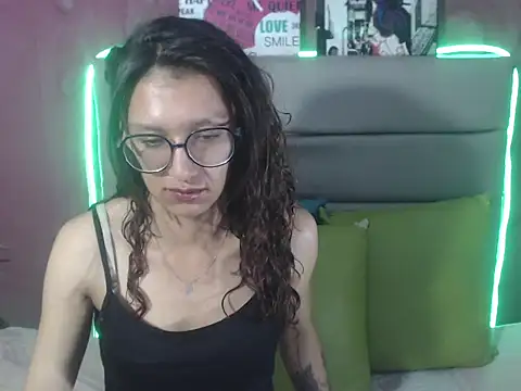 Carina Santana online show from September 9, 1:33 pm