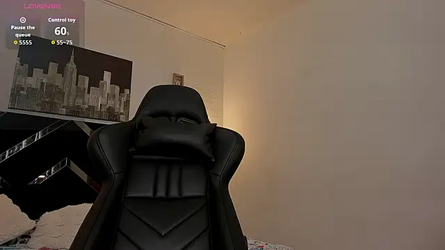 iamCharlotte19 online show from October 6, 7:40 pm