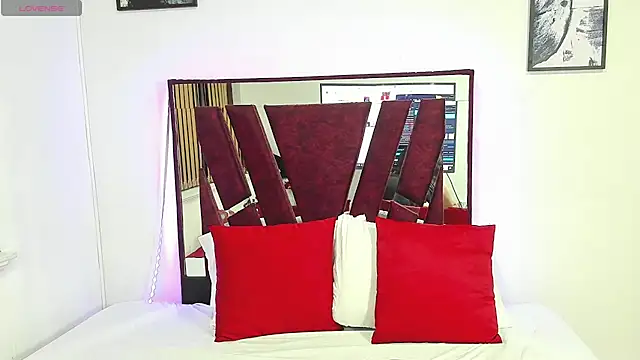 Snapshot of ReginaRosetti chatting on October 17, 7:39 pm ReginaRosetti online show from October 17, 7:39 pm