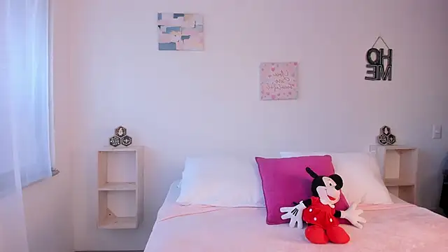 Natalia  Miller online show from September 9, 8:52 pm