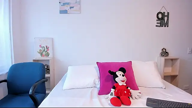 Natalia  Miller online show from October 28, 4:02 pm