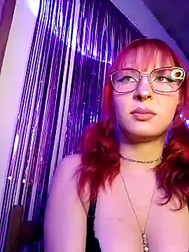 amatistapink online show from October 3, 8:25 pm