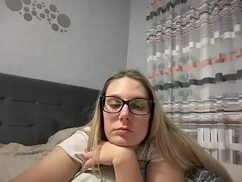 Snapshot of NikexPretty chatting on October 4, 8:24 pm NikexPretty online show from October 4, 8:24 pm