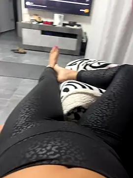 BabyLeopard online show from October 22, 6:35 pm