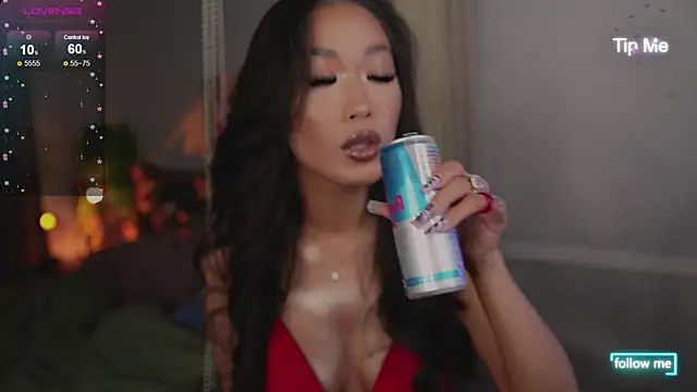 Kami Lee XO online show from September 15, 6:37 pm