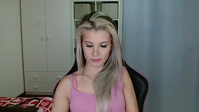 KristineGlow online show from February 9, 7:21 am