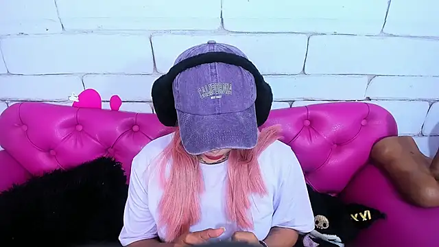 Snapshot of SafiroAgataaa chatting on September 30, 12:16 am SafiroAgataaa online show from September 30, 12:16 am