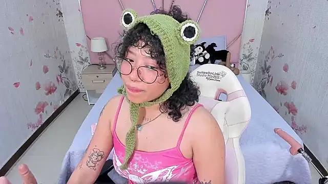 SafiroAgataaa online show from November 28, 2:47 am