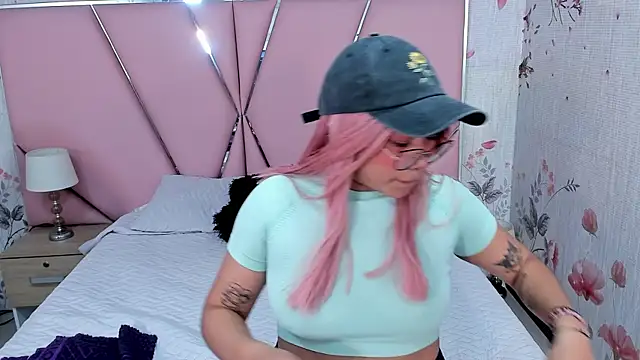 Snapshot of SafiroAgataaa chatting on September 22, 9:35 pm SafiroAgataaa online show from September 22, 9:35 pm