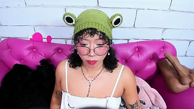 Snapshot of SafiroAgataaa chatting on October 10, 3:22 am SafiroAgataaa online show from October 10, 3:22 am