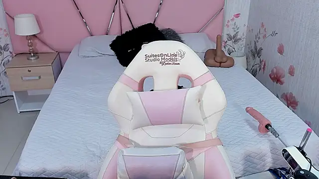 Snapshot of SafiroAgataaa chatting on September 28, 12:39 am SafiroAgataaa online show from September 28, 12:39 am