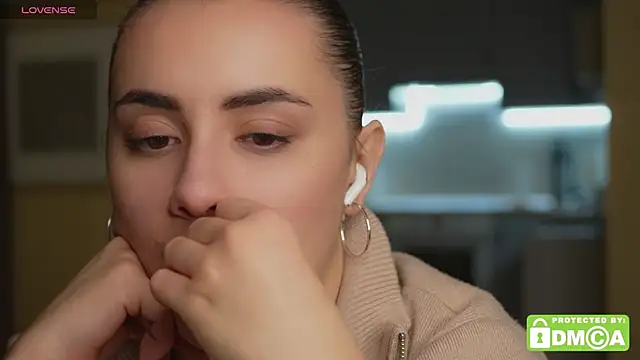 KateCarrey online show from November 11, 7:00 pm