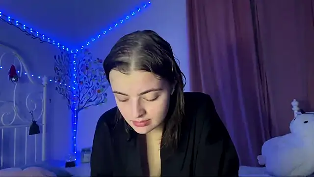 Snapshot of HoneyMist chatting on October 12, 6:10 pm HoneyMist online show from October 12, 6:10 pm