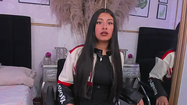 Snapshot of DaisySnugs1 chatting on September 24, 12:48 pm DaisySnugs1 online show from September 24, 12:48 pm