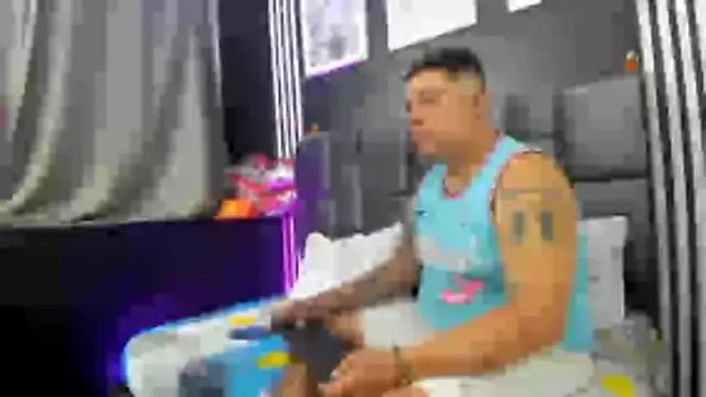 Snapshot of Hornycouple_Hot chatting on October 14, 12:41 pm Hornycouple Hot online show from October 14, 12:41 pm