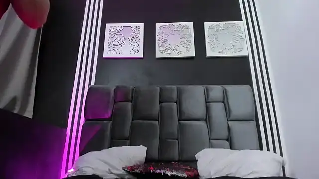 Snapshot of Hornycouple_Hot chatting on October 1, 2:33 pm Hornycouple Hot online show from October 1, 2:33 pm