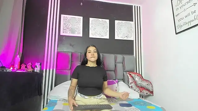 Snapshot of Hornycouple_Hot chatting on November 1, 7:40 pm Hornycouple Hot online show from November 1, 7:40 pm