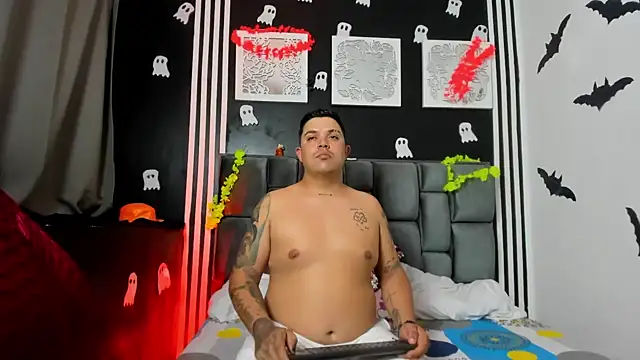 Snapshot of Hornycouple_Hot chatting on October 22, 7:41 pm Hornycouple Hot online show from October 22, 7:41 pm