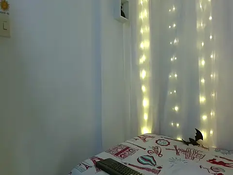 Snapshot of NoraParkeer chatting on October 28, 7:08 pm NoraParkeer online show from October 28, 7:08 pm