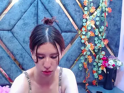 Gigi Glase online show from September 11, 1:17 am