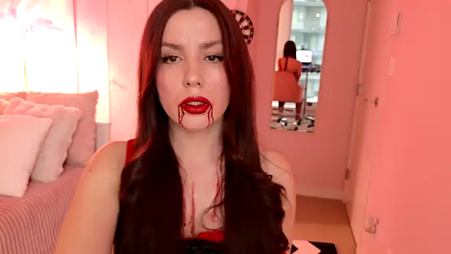 Snapshot of SirenSwitch chatting on October 31, 10:03 pm SirenSwitch online show from October 31, 10:03 pm