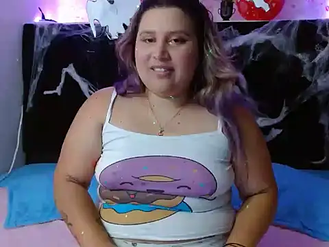 Snapshot of EmmaTower chatting on October 16, 7:49 pm EmmaTower online show from October 16, 7:49 pm